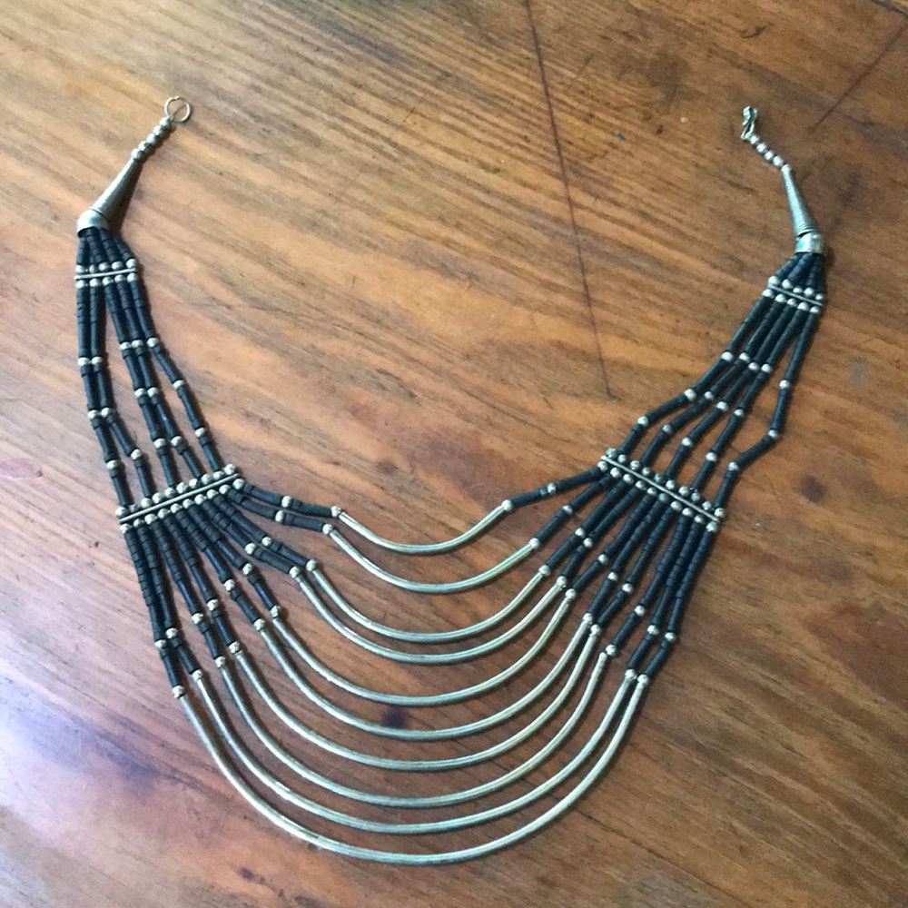✨Silver and Black Bead Statement Necklace✨